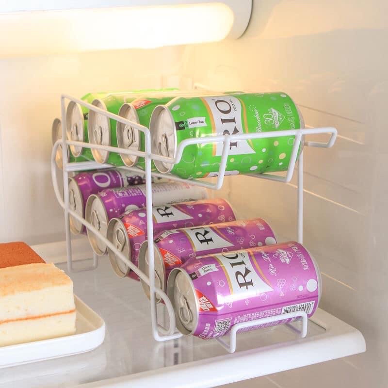 Kệ 2 tầng đựng nước ngọt/ đồ uống để tủ lạnh trong nhà siêu tiện lợi