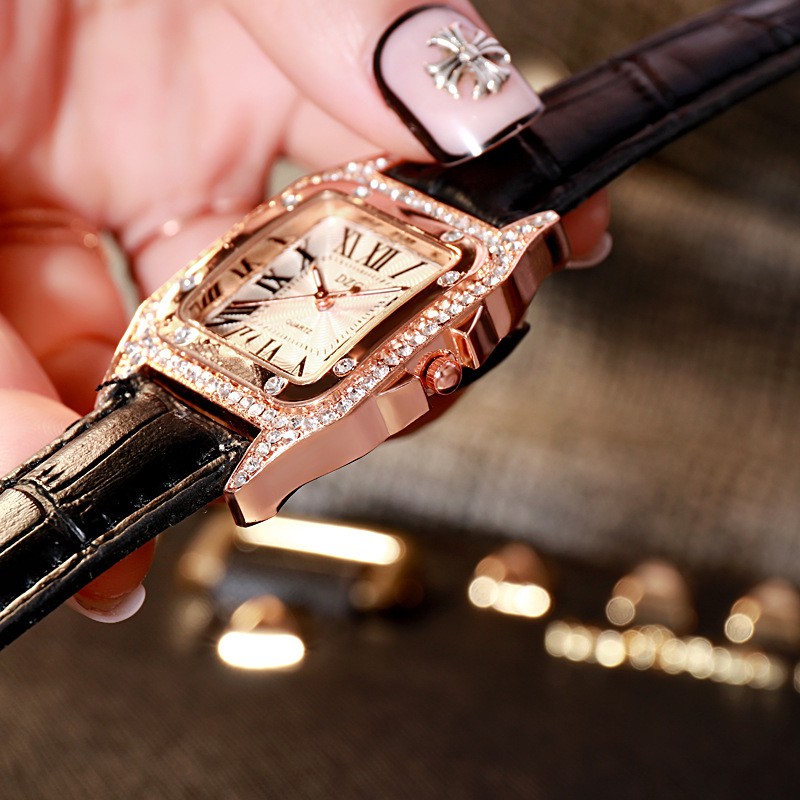 Đồng hồ nữ thời trang dây da, mặt vuông DZG PKHRGE077 (đường kính mặt: 34 mm)