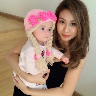 Nón len tóc bính và hoa cho bé yêu