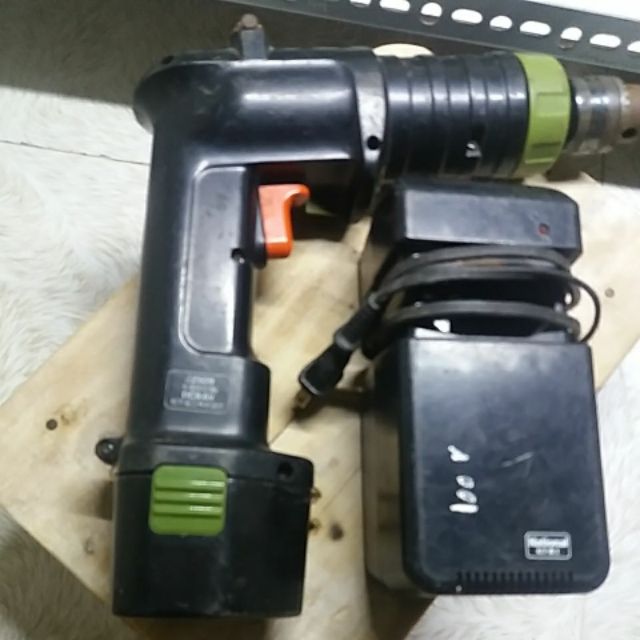 Khoan pin national 9.6v có búa national