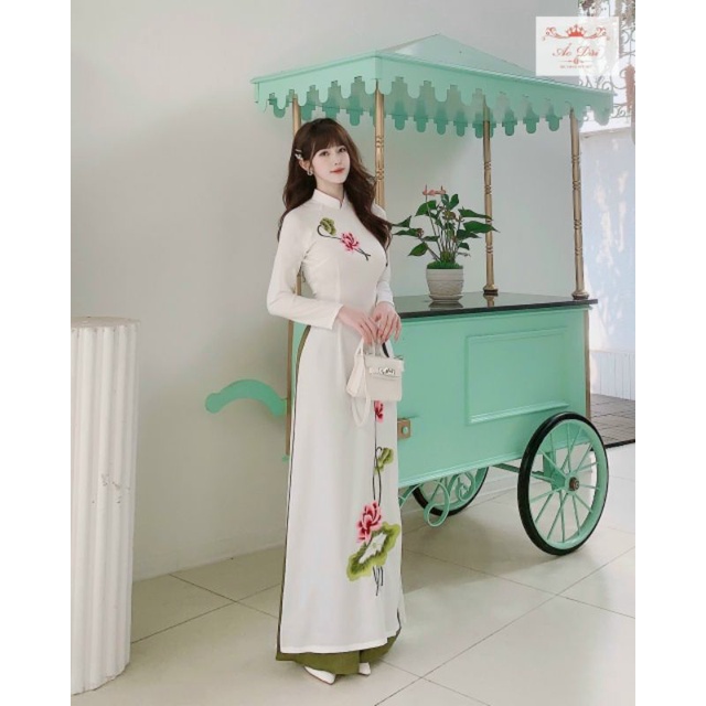 Tặng kèm bờm xinh áo dài truyền thống Hoàng Hoa và Bạch Liên lụa tằm cao cấp đơn giản nhưng vô cùng tinh tế