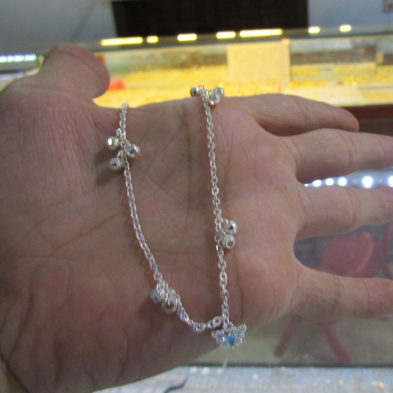 Lắc chân nữ bạc ta con bướm