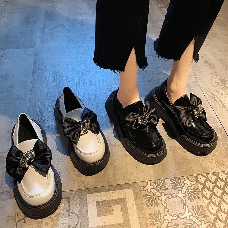 Giày lười phong cách nhận bản