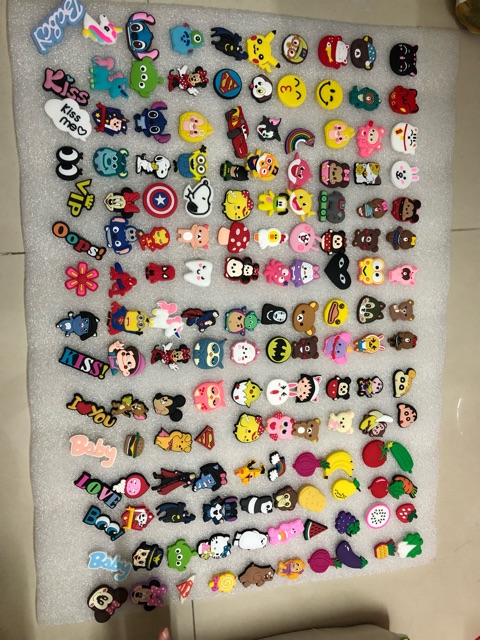 Jibbitz 2D gắn trang trí dép crocs, sục duet , baya  band , bán kèm dép sục , trộn nhiều mẫu , Litic LT2D13 | BigBuy360 - bigbuy360.vn