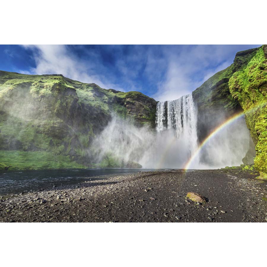 Tranh thác nước thiên nhiên giữ nguyên nét hoang sơ của núi rừng, trông như một dải lụa trắng tặng keo và dụng cụ dán