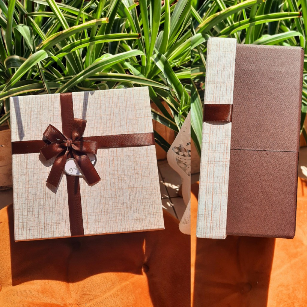 Hộp quà hình vuông loại 18cm siêu đẹp [ảnh thật] (SHOP VỀ THÊM MÀU MỚI Ạ) | BigBuy360 - bigbuy360.vn