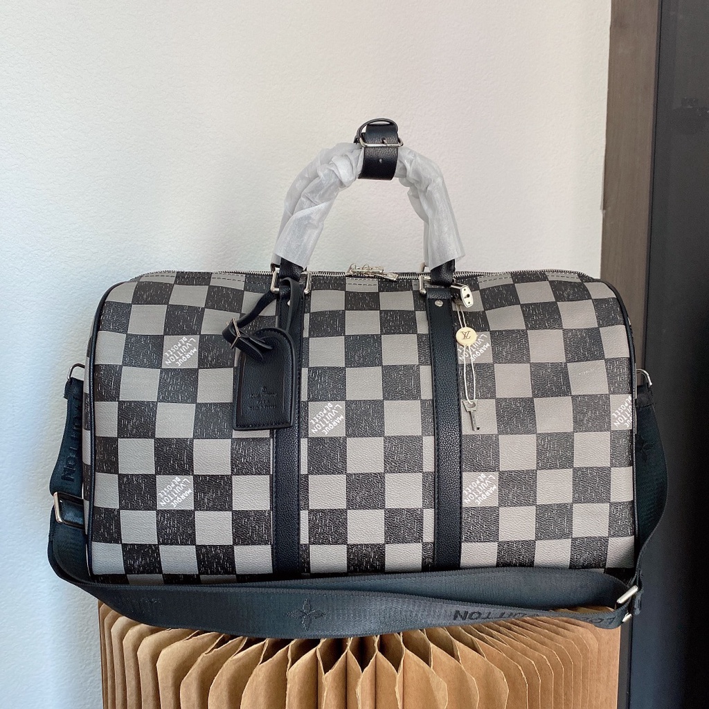 Túi trống xách du lịch thời trang Louis Vuitton LV với màu sắc cùng họa tiết caro trẻ trung