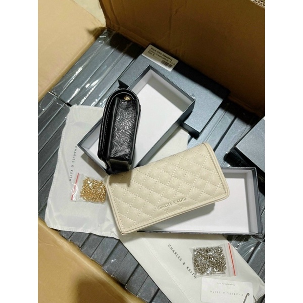 VÍ XUẤTTTTTT Trần ô Cầm Tay kèm dây đeo chéo (Full box)
