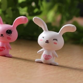 2 con Thỏ trắng thỏ hồng dễ thương, tinh nghịch