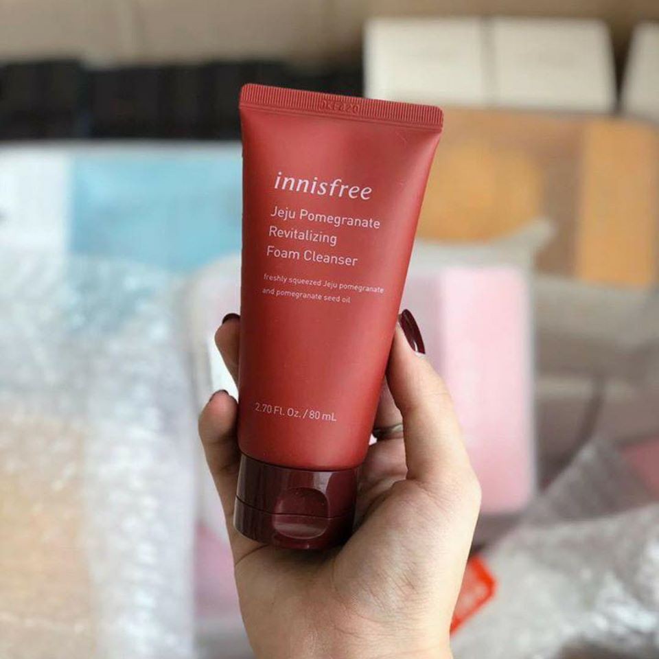 Sữa rửa mặt từ Lựu Đỏ Innisfree Jeju Pomegranate Revitalizing Foam Cleanser 150ml/80ml