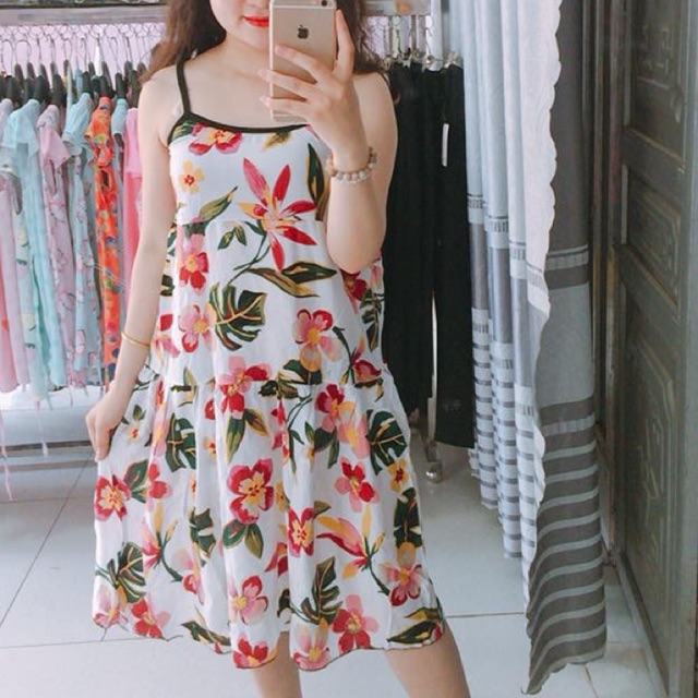 Váy lanh và maxi trắng