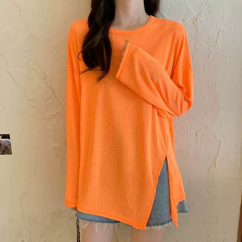 Áo thun dài tay xẻ tà chât xược.