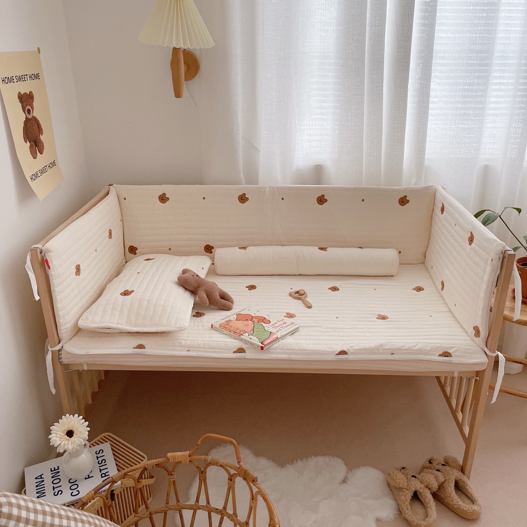 Đệm cotton mềm mại thêu họa tiết hoạt hình chống va đập cho giường ngủ của bé