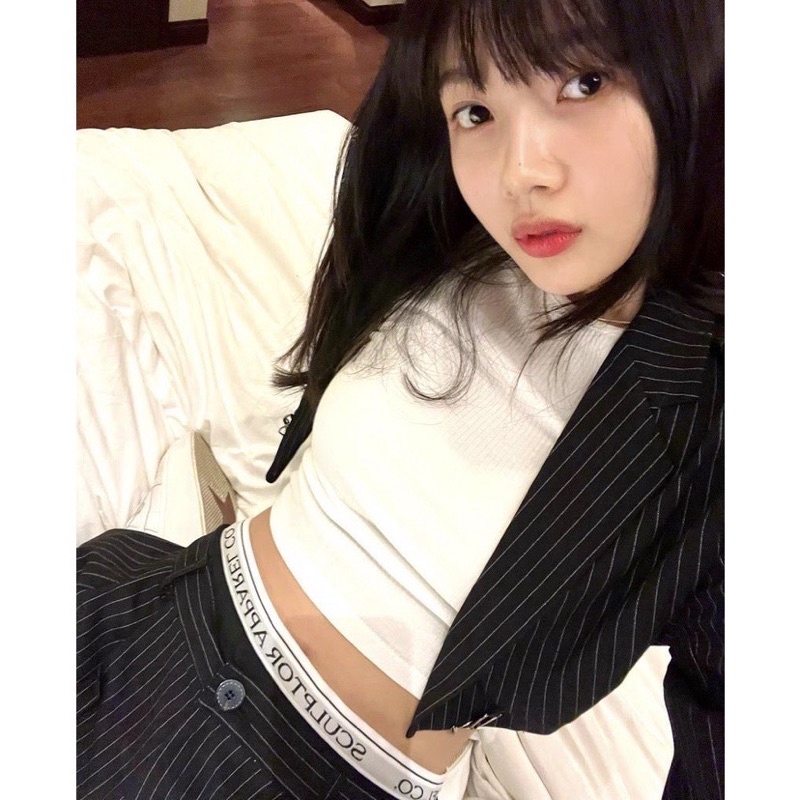 Quần tây Sculptor kẻ sọc xám giống Jennie BLACKPINK, Joy Red Velvet, Song Ji A