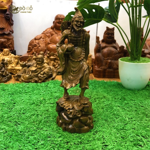 Tượng Tế Công, thiền sư đạo tế Gỗ Bách Xanh