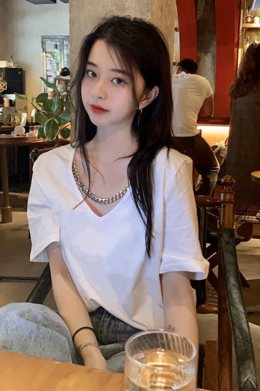 Áo thun nữ tay ngắn cổ chữ v dáng rộng thời trang