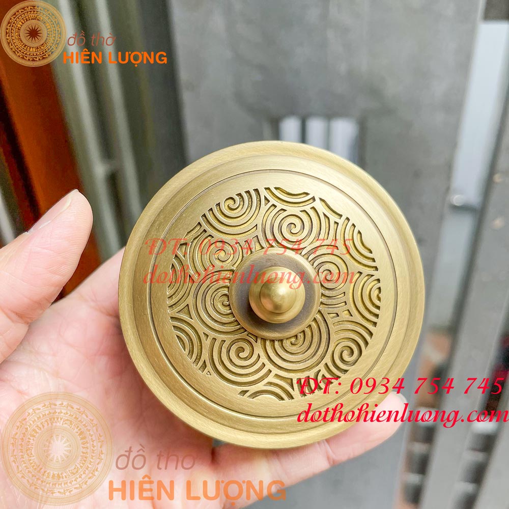 Gạt tàn bằng đồng dáng tròn có nắp phong thủy