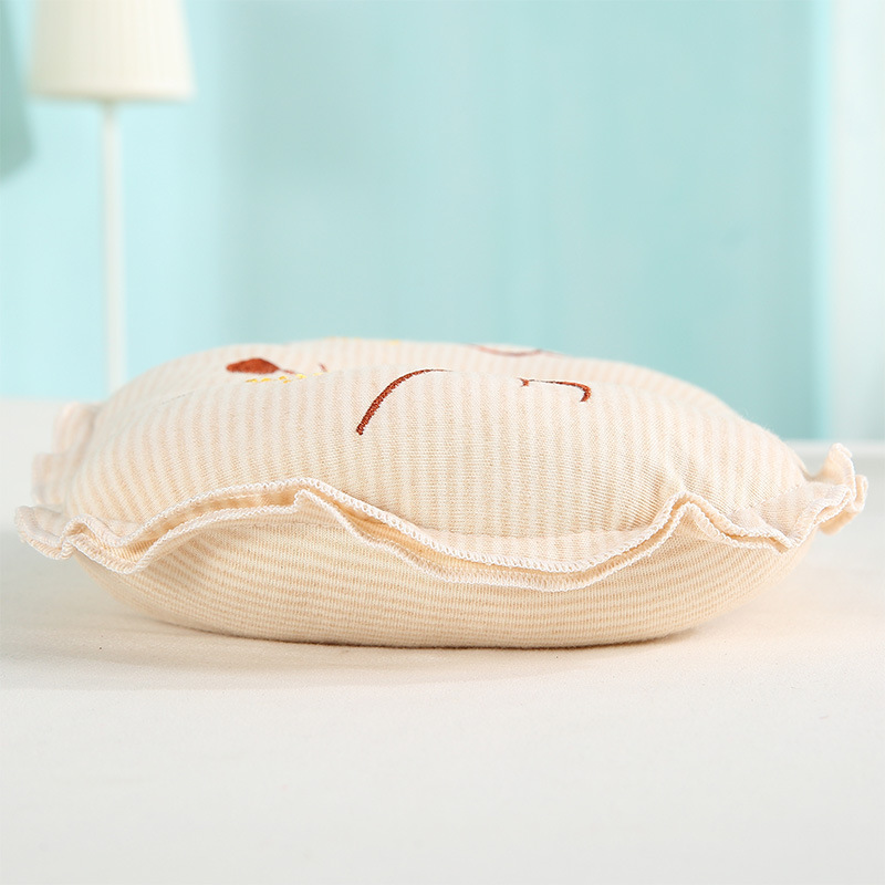 Gối ngủ chủ đề hoạt hình dành cho bé