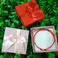 Chỉ đỏ may mắn bi vàng
