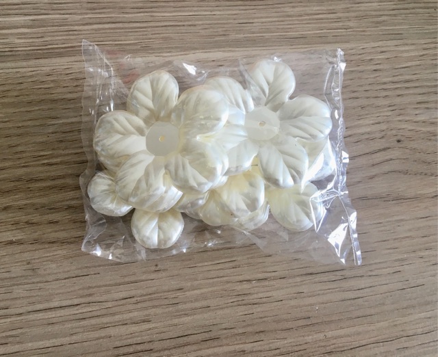 10 cánh hoa Ngọc trai lớn