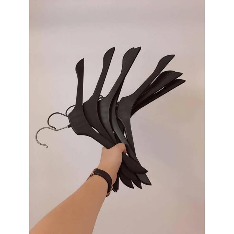10 chiếc vai nữ dẹt đen
