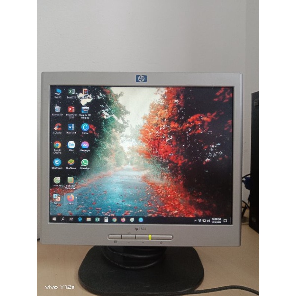Màn hình HP 15 inch vuông bản đẹp full dây còn dùng tốt