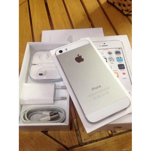 Điện thoại Iphone 5-16G đen và trắng quốc tế nguyên hộp [ SGD ] | BigBuy360 - bigbuy360.vn