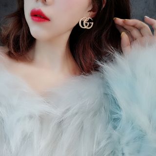 Bông tai sát tai sang chảnh