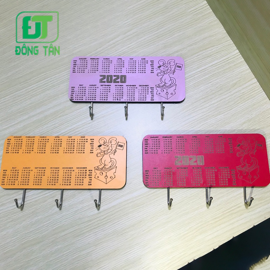 Móc Dán Tường Bằng Gỗ ĐÔNG TÂN Có 3 Móc Khắc Hình Lịch Siêu Dính Chịu Lực Tốt Lắp Đặt Dễ Dàng