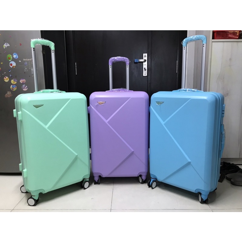 Vali nhựa dẻo cao cấp, size 24,26, chống va đập, chống trầy xước, màu sắc thời trang