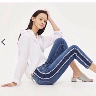Quần Baggy Jeans xuất khẩu mẫu zara chuẩn đẹp. Lên form chuẩn như ảnh mẫu. Chất hàng co giãn nhẹ rất dễ mặc.
