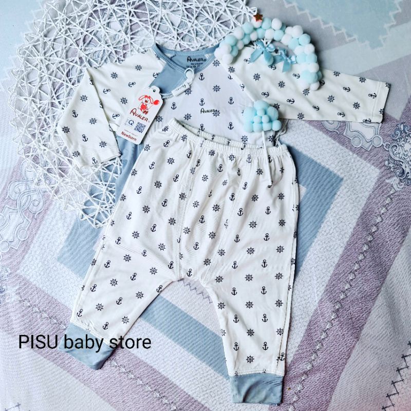 Avaler - Bộ dài tay cài chéo 2 vạt ấm ngực cho bé 3-7kg