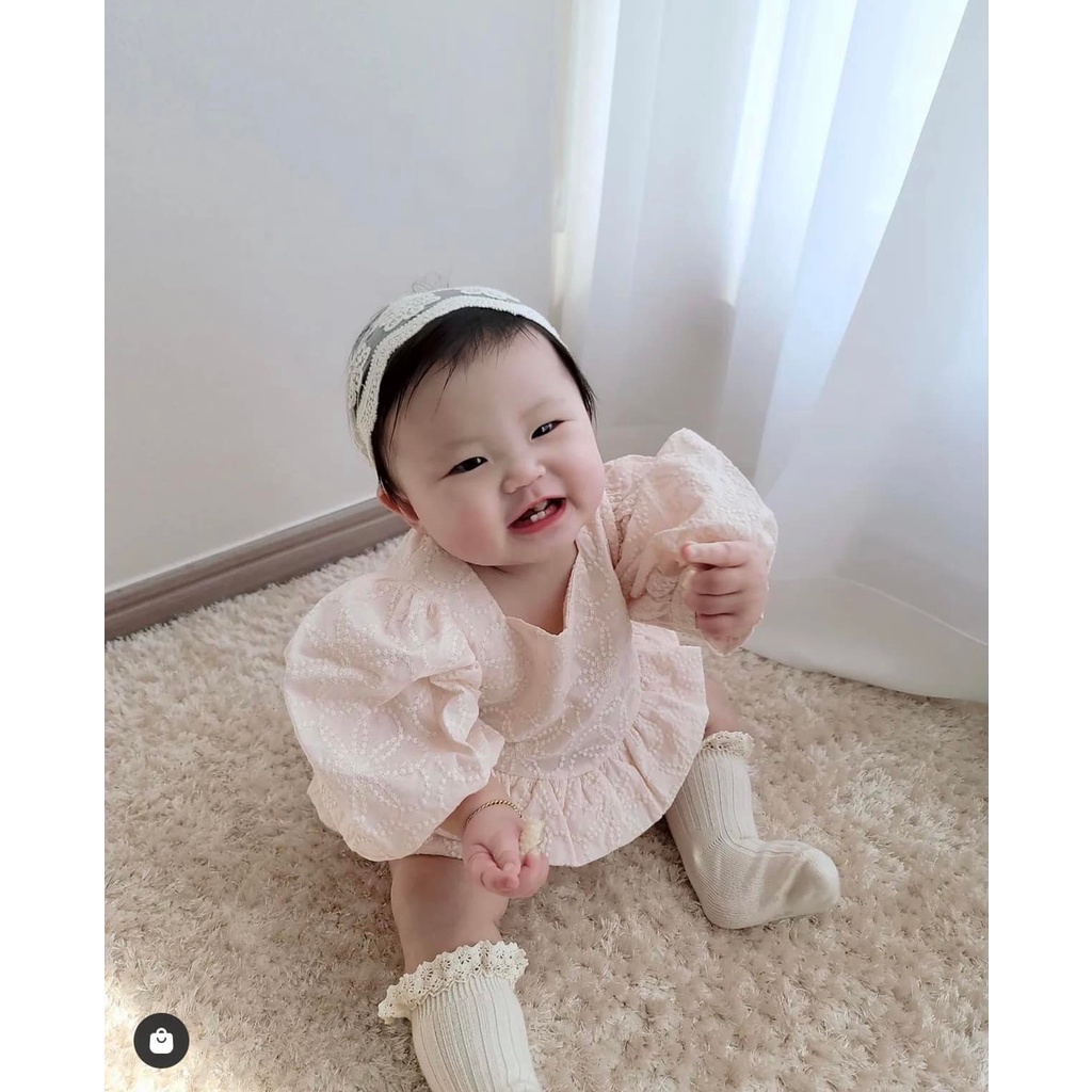 Váy Bodysuit Anne Shirley Lace V thêu hoa tay bồng đáng yêu cho bé gái