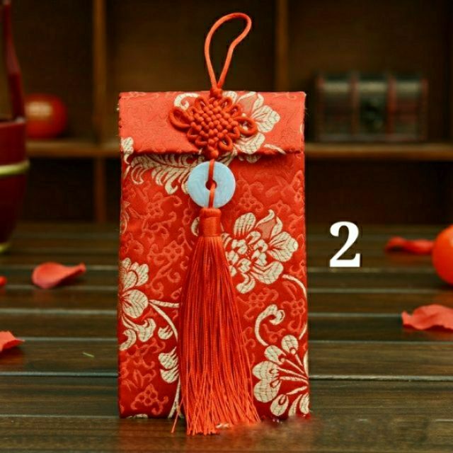 Bao lì xì cưới vải gấm dập vân chìm sang trọng, kết miếng ngọc tài lộc