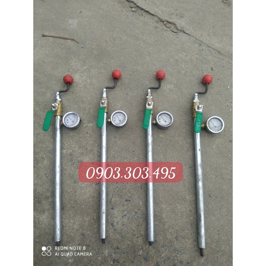 Tay bơm xe xúc lật