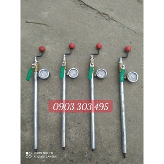 Tay bơm xe xúc lật