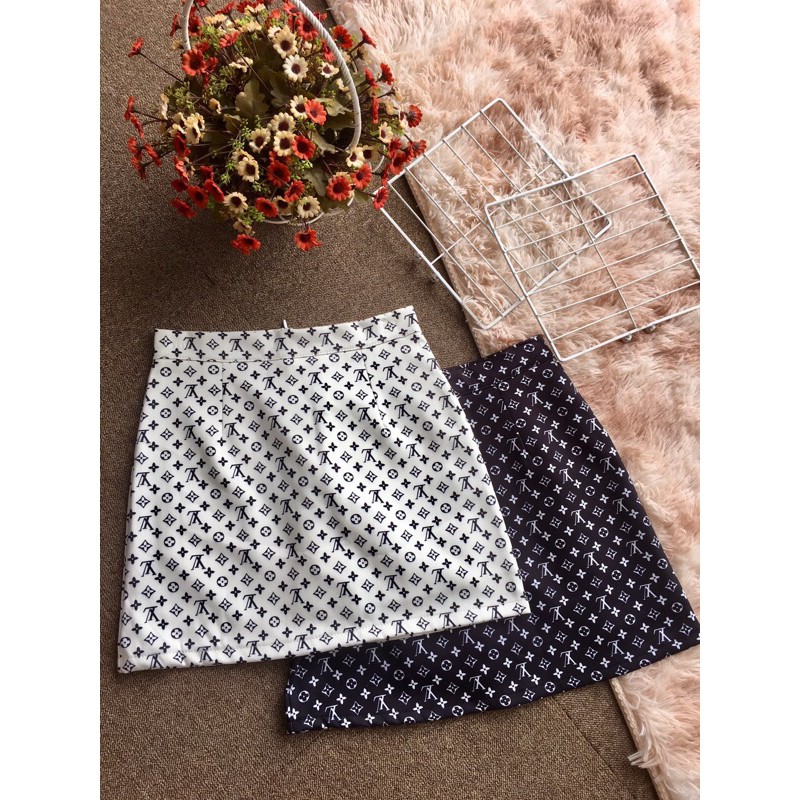 Chân váy chữ A cạp cao LV