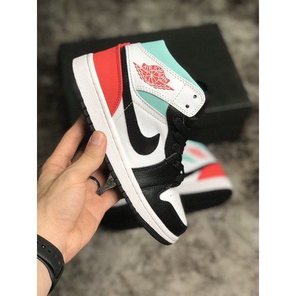 [KELLY SNEAKERS] Giày Jordan 1 Mid Gót Cam Da Lộn (Ảnh Thật + Hàng Sẵn)