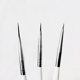 cây cọ nét . ( loại cán nhựa trắng)1 cây
