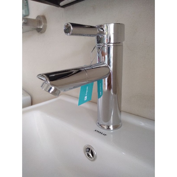 Vòi rửa mặt nóng lạnh August AG-321