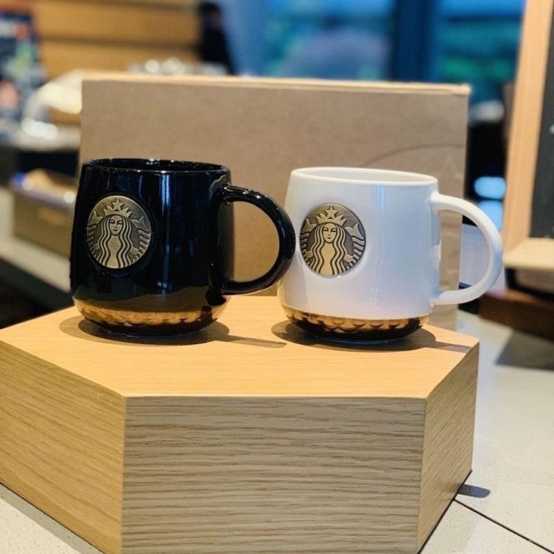 Cốc sứ họa tiết logo Starbucks bằng đồng thau màu vàng vật liệu cao gấp trong hộp độc đáo