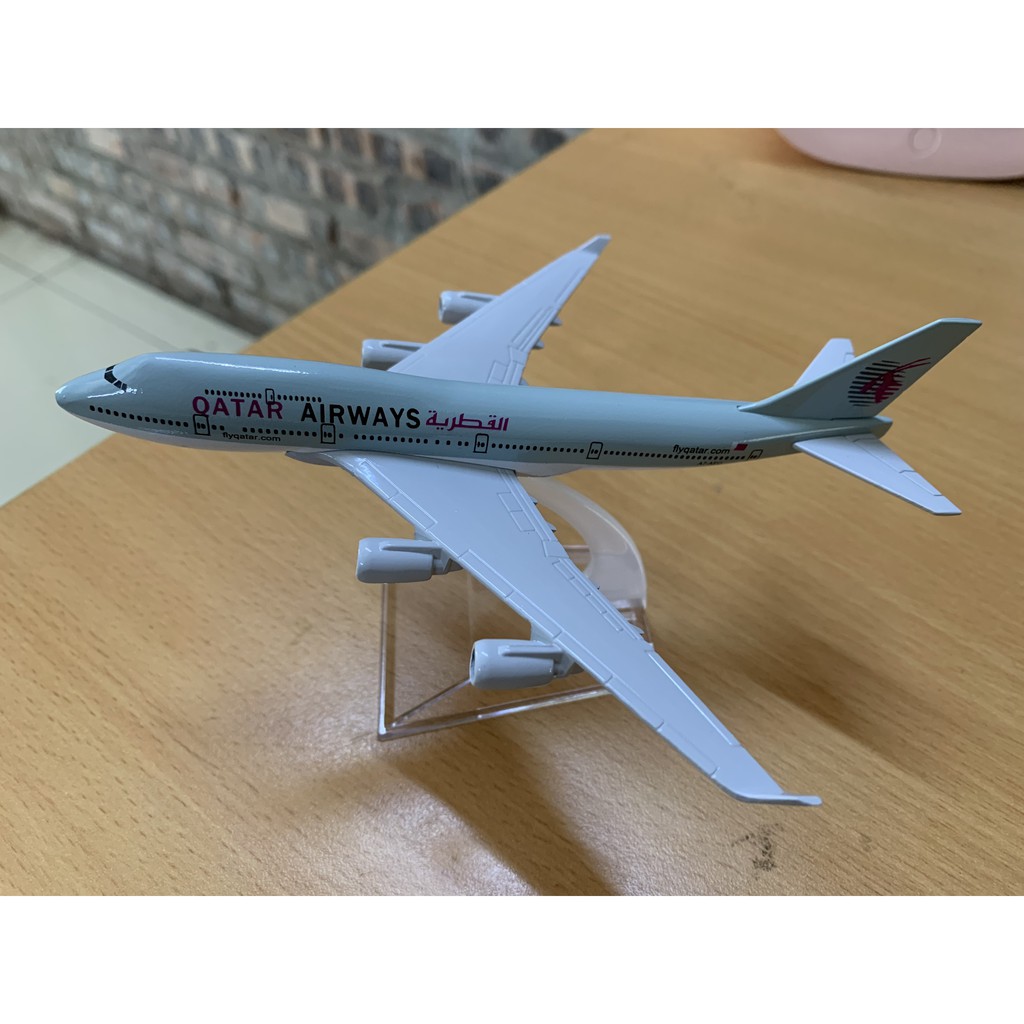 Mô hình máy bay Qatar b747 16cm