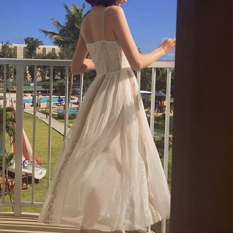 Váy ren hoa 2 dây xoè tiểu thư