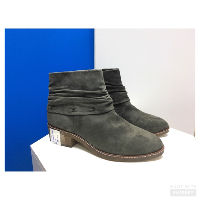 Bốt hiệu Tẩmis xuất Đức