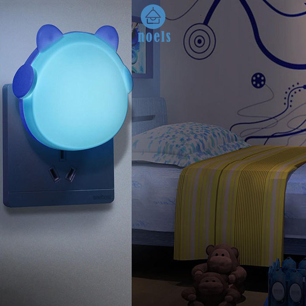 Đèn ngủ mini cảm biến tự động hình gấu xinh xắn
