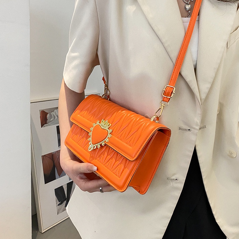 Túi IELGY đeo chéo phối đồ phù hợp và thời trang cho nữ