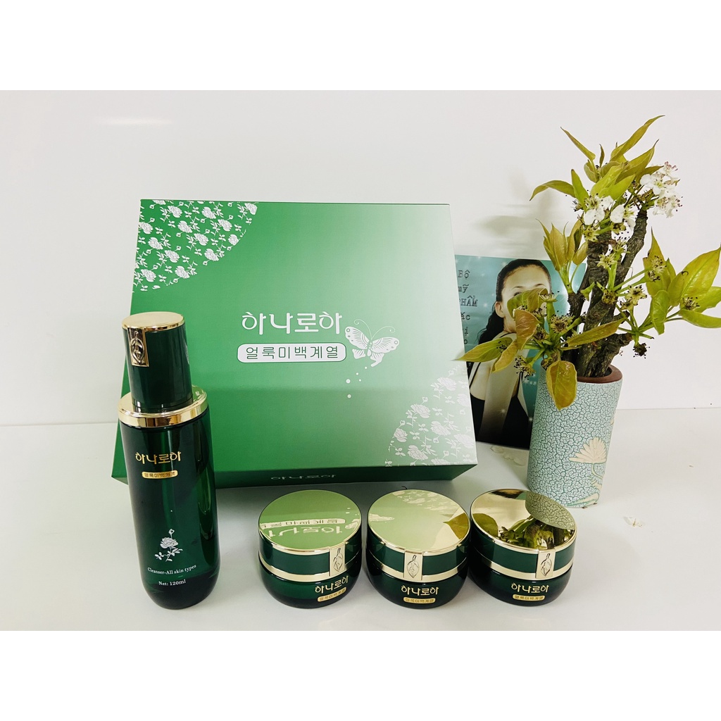 bộ mỹ phẩm Hoa cúc – Con bướm