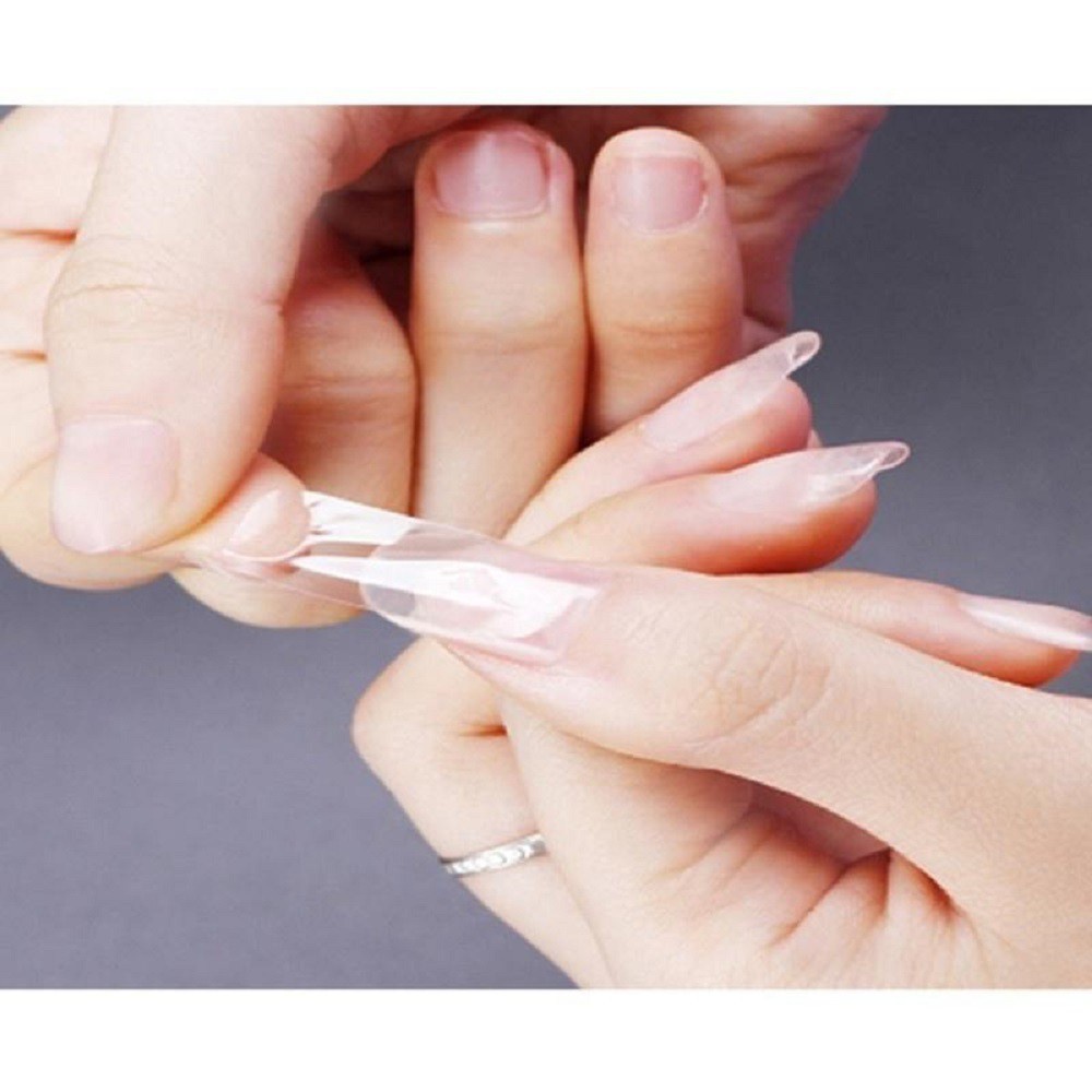 Miếng dán trong suốt dùng để cố định móng tay giả cho móng tay làm nail