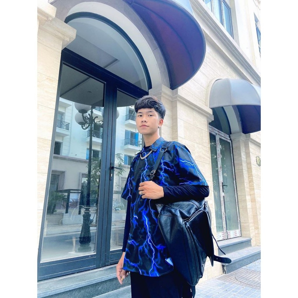 Áo sơ mi tay ngắn họa tiết SẤM SÉT tay lỡ, FORM UNISEX | BigBuy360 - bigbuy360.vn