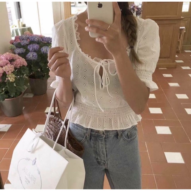 Áo đục lỗ style korea